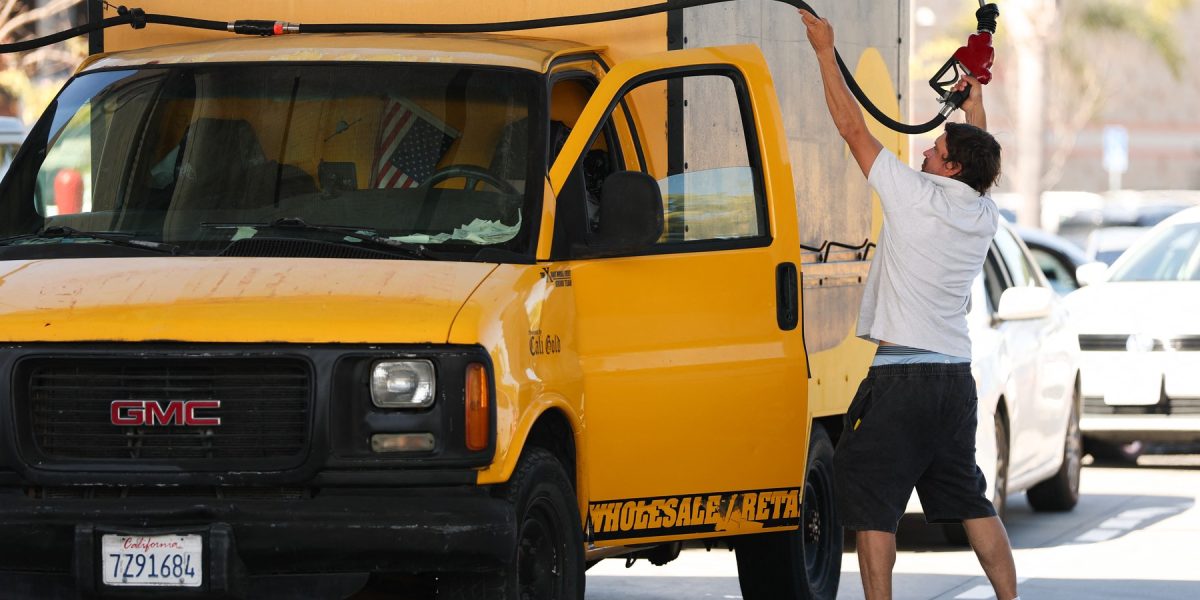 Criza în strâmtoarea Ormuz: Iranul închide ruta crucială pentru petrol, marii consumatori din Asia, în pericol O decizie a Iranului de a închide Strâmtoarea Ormuz a generat unde de șoc pe piețele energetice globale, cu implicații majore pentru economiile asiatice și nu numai