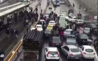 Inflația din Iran atinge cote alarmante, pe fondul tensiunilor regionale Rata anuală a inflației în Iran a urcat la 50,6% la jumătatea lunii martie, marcând o creștere de trei puncte procentuale față de luna precedentă, conform datelor oficiale