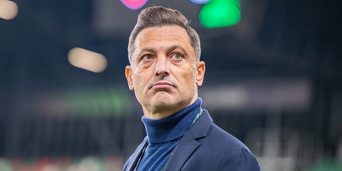 Rădoi revine la FCSB, Pavel Badea reacționează Mirel Rădoi a revenit pe banca tehnică a FCSB, la câteva luni după ce a părăsit Universitatea Craiova, unde a avut un conflict cu patronul Mihai Rotaru