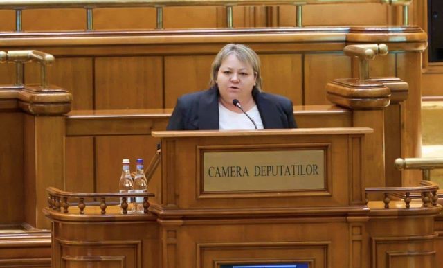 AUR obține finanțare pentru centre comunitare românești în străinătate Comisiile de buget reunite ale Parlamentului au aprobat amendamentul depus de Alianța pentru Unirea Românilor (AUR), care prevede finanțarea Programului pentru înființarea și cofinanțarea centrelor comunitare românești în Roma, Londra și Castellón de la Plana