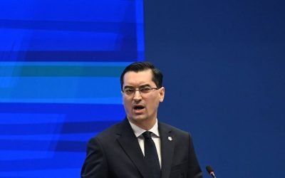 Răzvan Burleanu, reales la șefia FRF, contestat de opozanți: „cinci voturi se pot transforma în cinci dosare” București – Alegerile pentru președinția Federației Române de Fotbal (FRF) s-au încheiat cu o victorie clară pentru Răzvan Burleanu, care a obținut un nou mandat