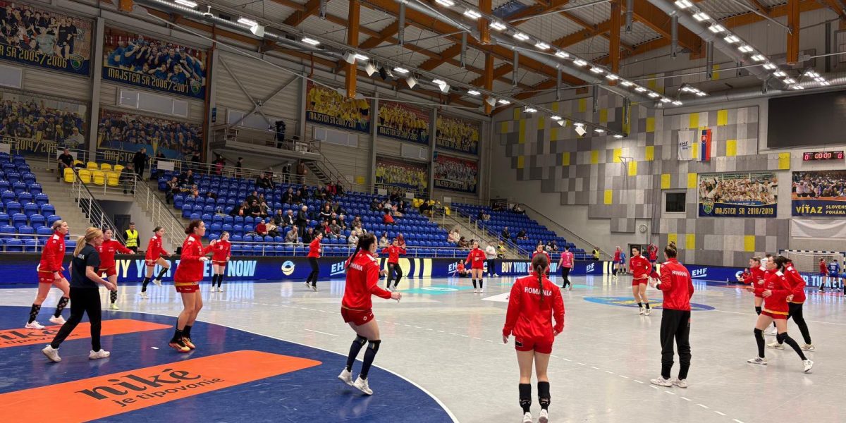 Victorie clară pentru handbalistele române în deplasarea din Slovacia Echipa națională de handbal feminin a României a obținut o victorie categorică în deplasare, în fața Slovaciei, cu scorul de 32-26