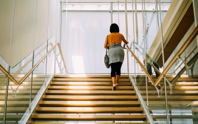 Problemele cardiace timpurii pot fi detectate prin simpla urcare a scărilor Dificultățile de respirație sau oboseala excesivă după urcarea scărilor pot fi semne ale unor probleme cardiace incipiente, atrag atenția cardiologii