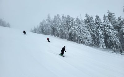 Ultimul weekend de schi în Poiana Brașov: Sezonul se încheie din cauza vremii Sezonul de schi în Poiana Brașov se încheie duminică, 29 martie, potrivit anunțului făcut de Primăria Brașov