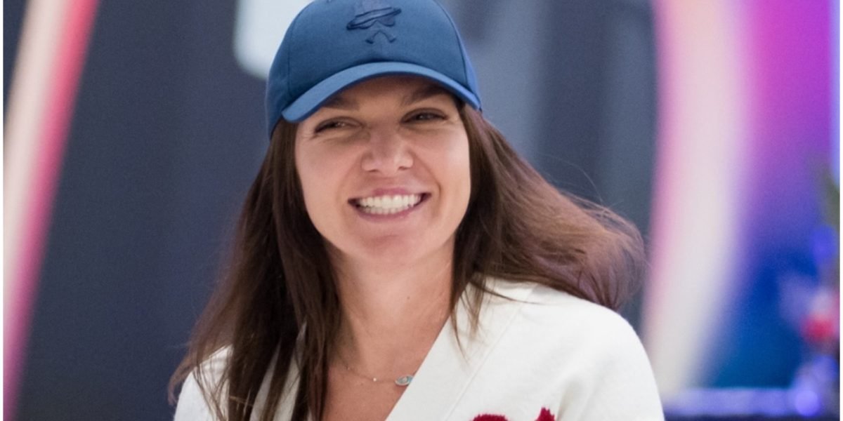 Simona Halep, transformare de look după retragerea din tenis Fosta mare campioană de tenis Simona Halep a surprins din nou fanii cu o schimbare de look