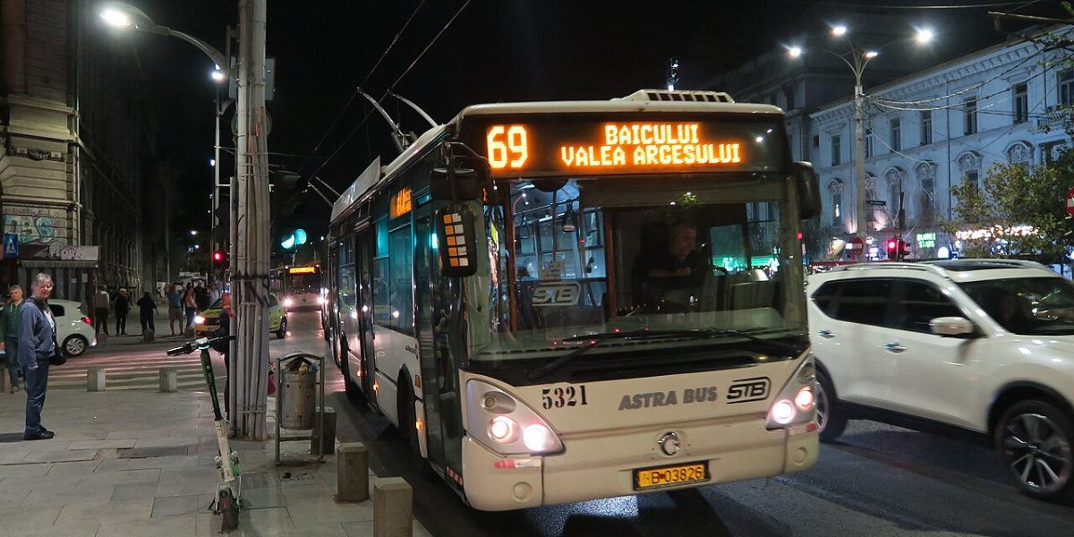 Autobuz STB linia 104 Bucuresti