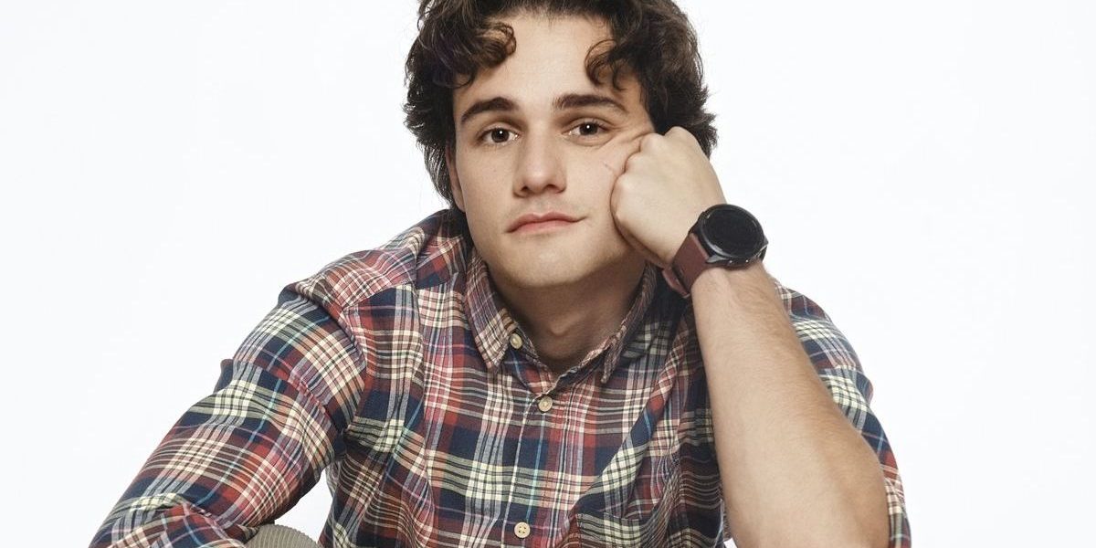 Ștefan Iancu, între lumina reflectoarelor și terenul de sport Actorul Ștefan Iancu, cunoscut pentru rolurile sale în serialul „Ana, mi-ai fost scrisă în ADN” și pentru prezența sa în producții internaționale, pare să aibă o viață plină de activitate, atât pe plan profesional, cât și personal