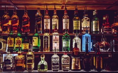 Vinul, asociat cu un risc mai mic de boli cardiovasculare, conform unui nou studiu Un nou studiu sugerează că tipul de alcool consumat poate influența riscul de deces din cauza bolilor cardiovasculare