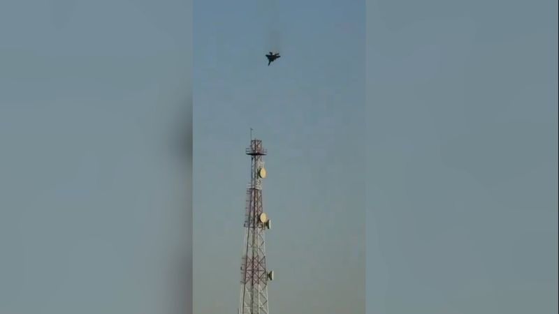 Trei avioane de vânătoare americane s-au prăbușit în Kuweit, posibil din cauza focului „prietenesc” Kuweit, luni – Trei avioane de vânătoare americane de tip F-15E Strike Eagle s-au prăbușit în Kuweit în urma unui incident care pare a fi foc “prietenesc”, a anunțat armata americană