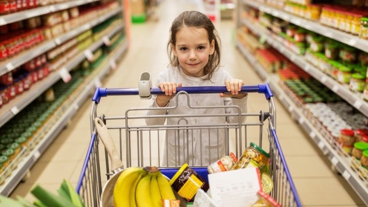 Ce cumpără românii iarna: Alimente și obiceiuri din studiu