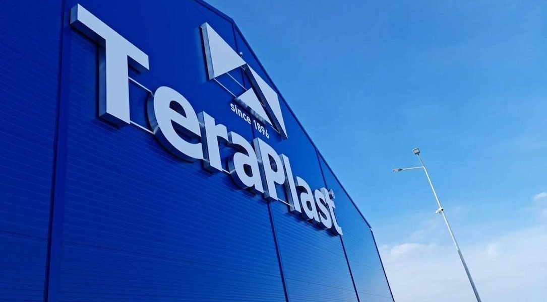TeraPlast trece în categoria Premium pe piața principală a Bursei de Valori București Producătorul român de materiale de construcții TeraPlast (simbol bursier TRP) a fost promovat vineri, 13 martie, de la categoria Standard la categoria Premium a Pieței Principale administrate de Bursa de Valori București (BVB)