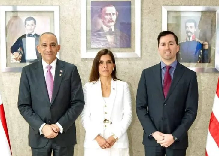 Un nou agent special DEA va conduce operațiunile în Republica Dominicană Santo Domingo – Agenția pentru Combaterea Drogurilor din Statele Unite (DEA) a desemnat recent un nou agent special pentru a conduce operațiunile în Republica Dominicană