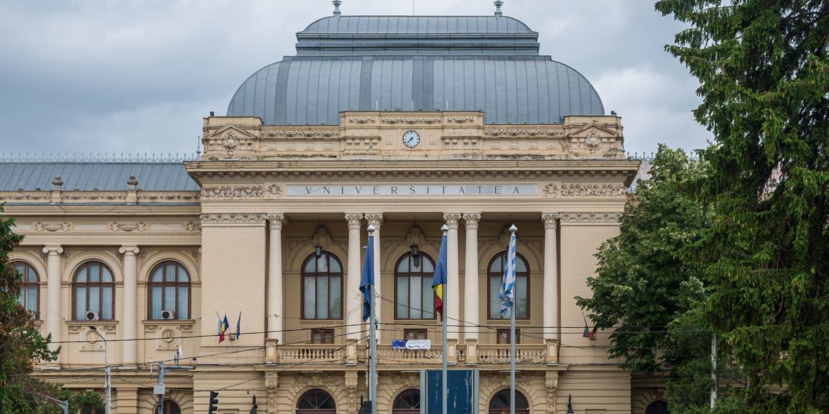 Universitatea „Alexandru Ioan Cuza” din Iași (UAIC) a demarat o analiză internă ca răspuns la o scrisoare deschisă primită de la mai multe organizații neguvernamentale și la informațiile apărute în spațiul public legate de profesorul Martin A