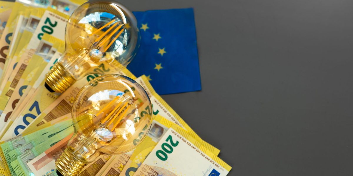 UE pregătește măsuri urgente pentru a reduce costurile energiei, afectată de criza globală Bruxellesul analizează soluții rapide pentru a sprijini companiile europene, confruntate cu dificultăți din cauza costurilor ridicate ale energiei