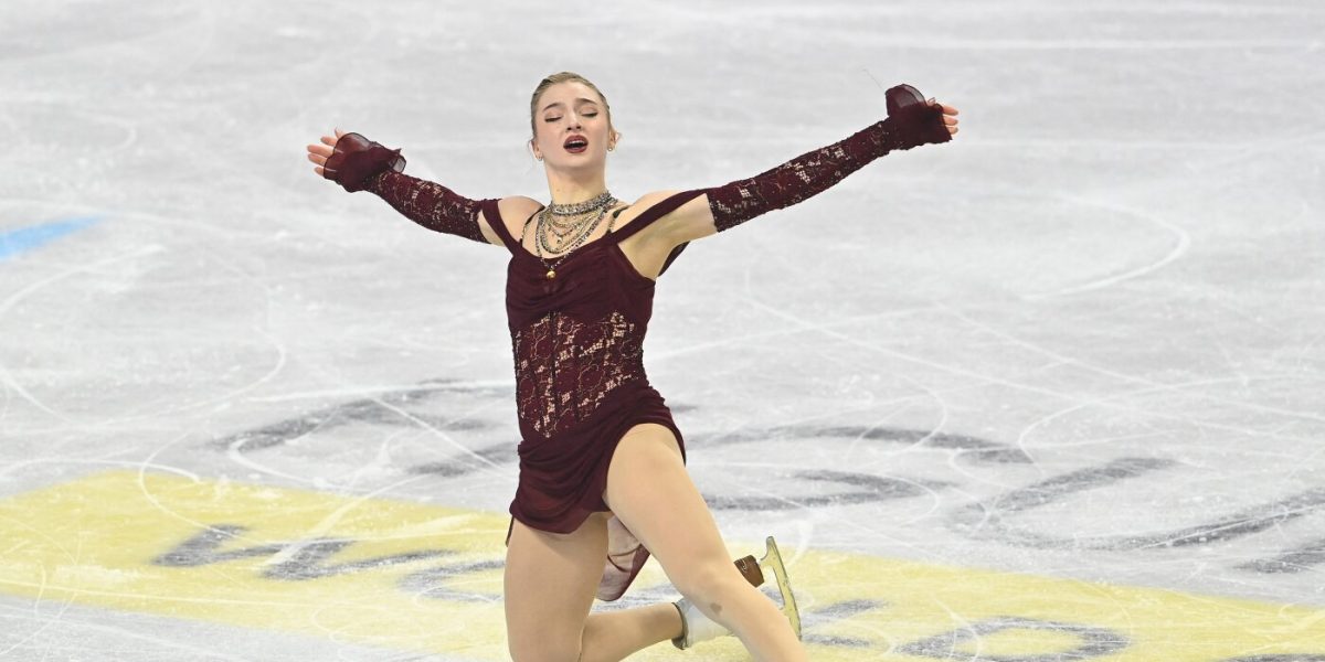 Patinele se ascut pentru Campionatele Mondiale de Patinaj Artistic de la Praga Praga este gazda spectacolului pe gheață, unde sportivii din întreaga lume își dispută titlurile mondiale la patinaj artistic