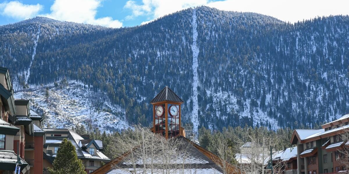 Iată articolul: Zăpadă și ploaie în California: Primăvara își face simțită prezența cu un nou val de vreme rea Sezonul furtunilor nu s-a încheiat în California