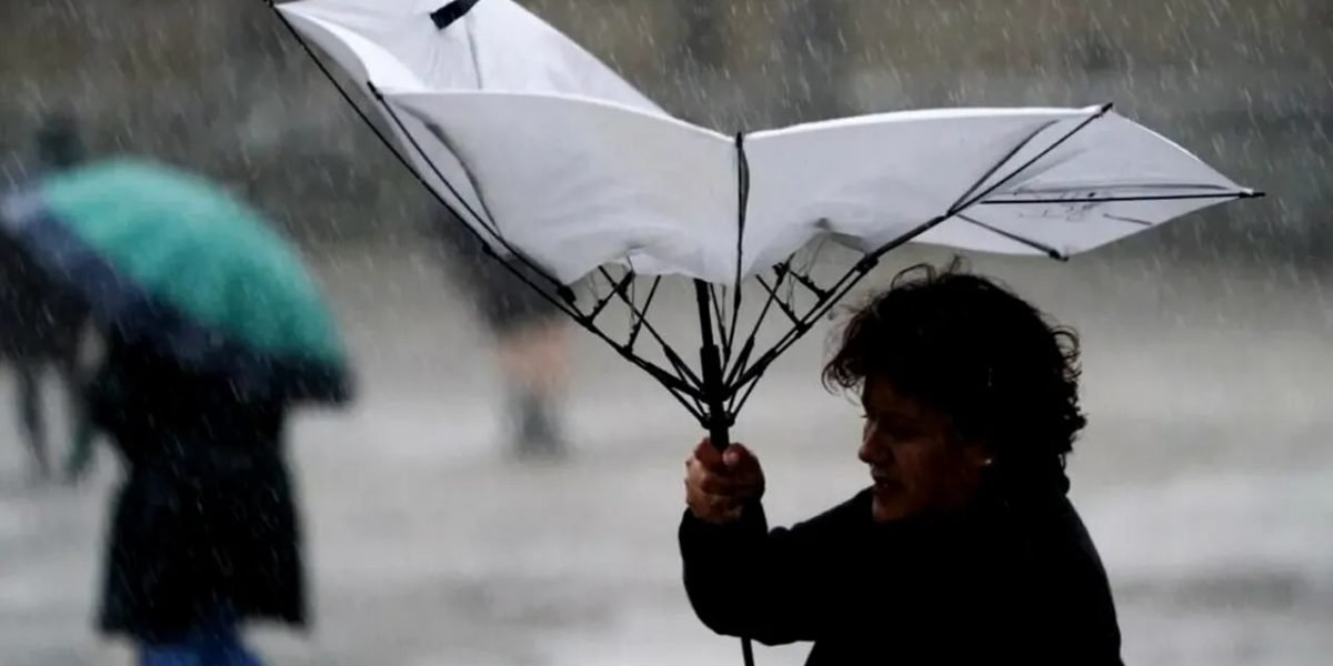 ANM a emis o informare de vânt puternic pentru mai multe regiuni Administrația Națională de Meteorologie (ANM) a emis o informare meteorologică valabilă începând de marți seara, de la ora 20:00, până joi la aceeași oră, privind intensificări ale vântului în majoritatea regiunilor țării