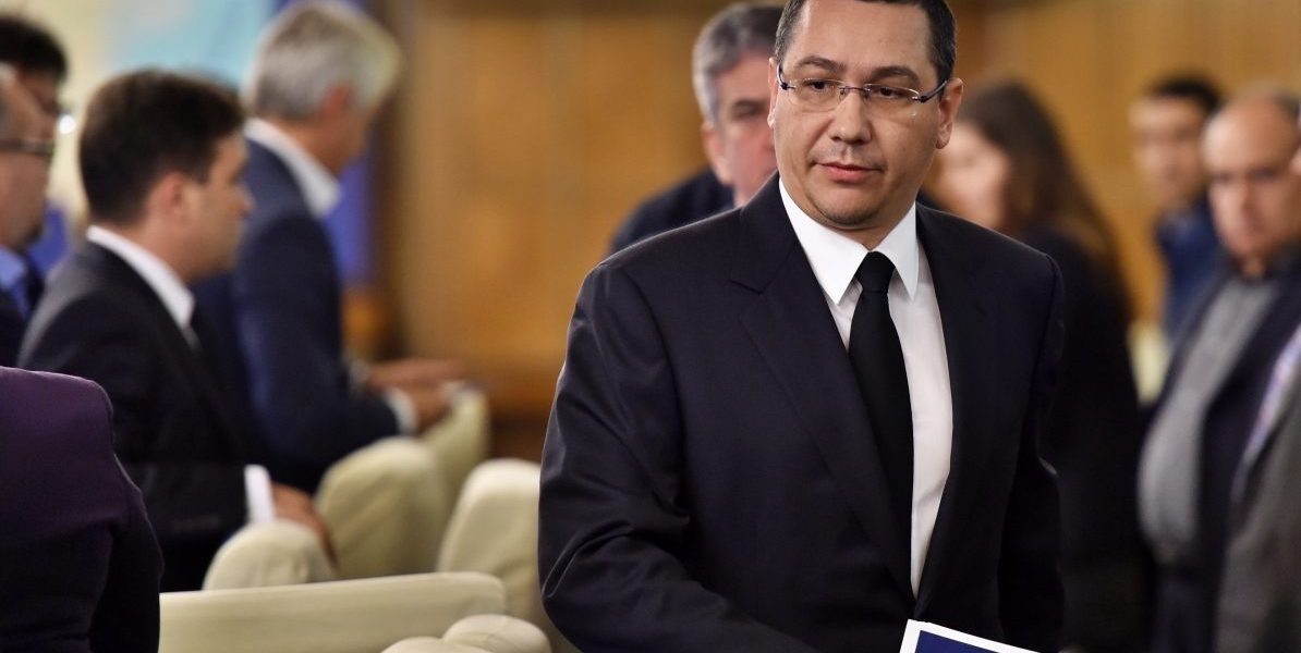 Fiica lui Victor Ponta, oprită de la îmbarcarea într-un zbor de repatriere; Oana Țoiu explică motivele Irina Ponta, fiica fostului premier Victor Ponta, a fost împiedicată să urce într-un autocar care urma să transporte elevi din Vrancea spre Oman, de unde urmau să fie îmbarcați într-un zbor de repatriere