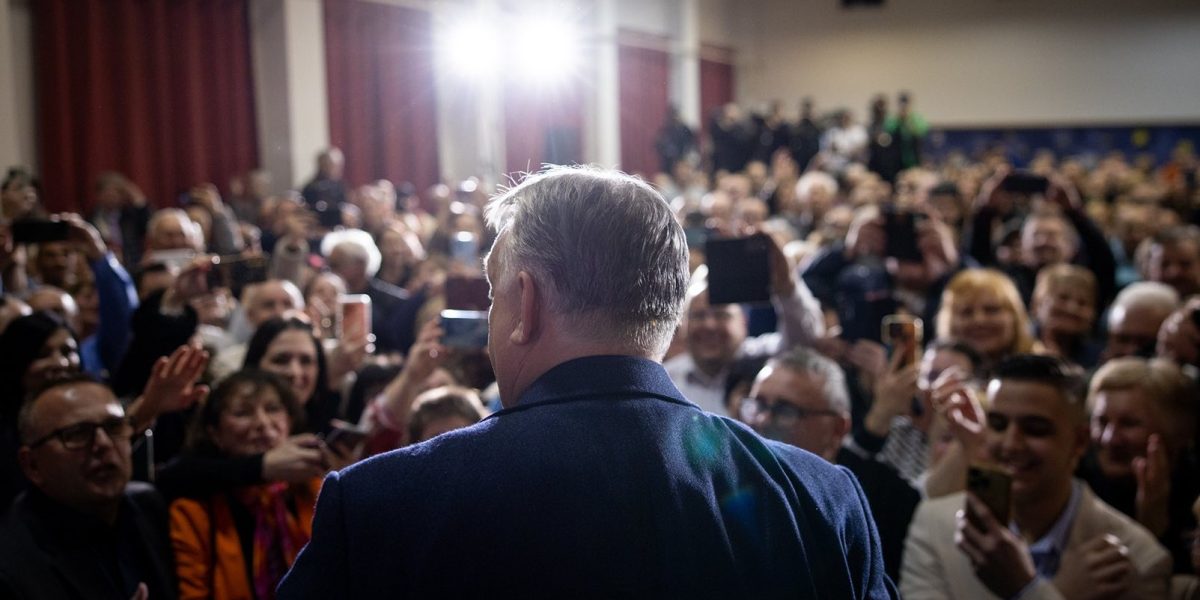 Partidul Tisza conduce în sondaje, cu o lună înainte de alegerile din Ungaria Cu o lună înaintea alegerilor parlamentare din Ungaria, programate pentru 12 aprilie 2026, Partidul Tisza, condus de Péter Magyar, pare să se afle într-o poziție de forță