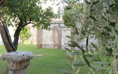 Fostul palat al papei Ioan Paul al II-lea, scos la vânzare în Roma, pentru 30 de milioane de euro Un palat istoric din secolul al XVII-lea, situat în inima Romei, la doar câțiva pași de reședința președintelui italian, Quirinale, a fost scos la vânzare pentru suma de 30 de milioane de euro