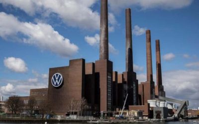 Volkswagen anunță restructurări masive: 50.000 de locuri de muncă, eliminate până în 2030 Producătorul auto german Volkswagen intenționează să elimine aproximativ 50.000 de locuri de muncă în Germania până în 2030, ca urmare a scăderii profiturilor, a creșterii costurilor, a tarifelor vamale și a reducerii marjelor de profit