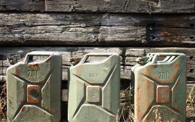 Creșterea prețurilor la carburanți, inevitabilă, avertizează Traian Băsescu Fostul președinte Traian Băsescu a declarat că scumpirea carburanților este un efect direct al creșterii prețului țițeiului la nivel mondial