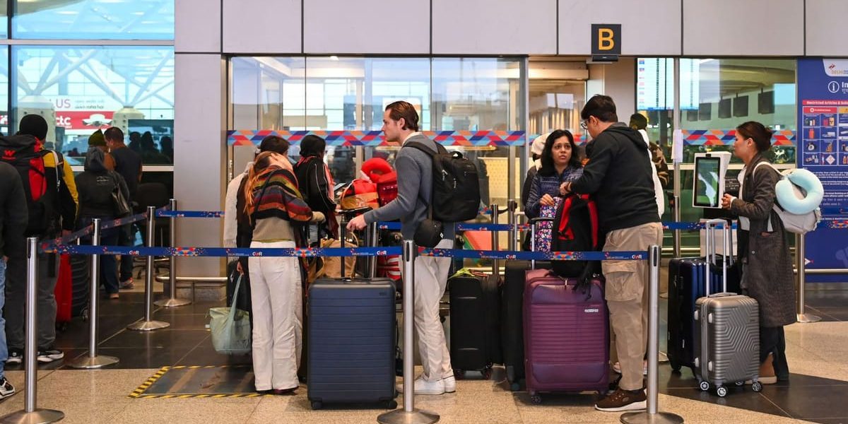 Românii cu vacanțe plătite și teama de război: „Nu sfătuim!”