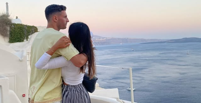 Un fotbalist din Premier League, nevoit să se adăpostească într-un buncăr pe fondul tensiunilor din Orientul Mijlociu Fabian Schar, fundașul elvețian al echipei Newcastle United, a trăit experiențe înfricoșătoare în timpul șederii sale într-o metropolă de lux din Orientul Mijlociu, unde se afla pentru recuperare medicală