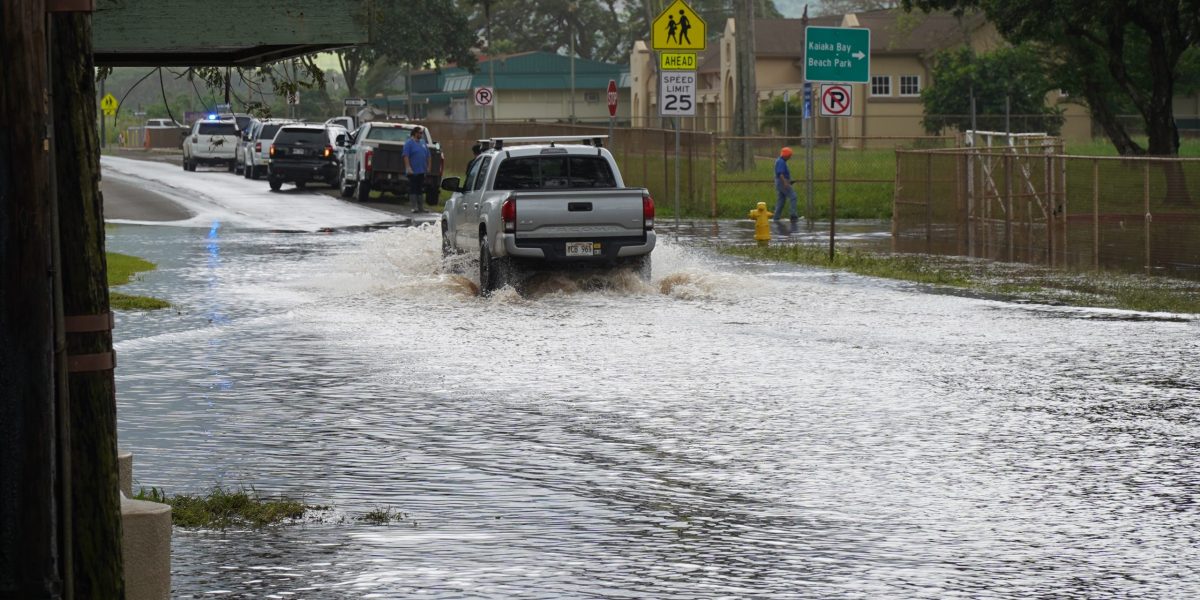 Oʻahu se pregătește pentru o nouă furtună puternică, locuitorii sunt sfătuiți să ia măsuri HONOLULU – Insula Oʻahu, din Hawaii, se confruntă cu posibilitatea unei a treia furtuni puternice consecutive, după ce a trecut prin două episoade de vreme severă