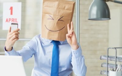 Ziua Păcălelilor: De la tradiții medievale la farsele globale ale internetului În fiecare an, pe 1 aprilie, zâmbete și glume se răspândesc în întreaga lume, marchează ziua dedicată glumelor și farselor, cunoscută sub numele de Ziua Păcălelilor