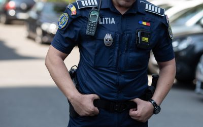 Polițiști și cetățeni, eroism pe trotuar: un bărbat salvat în urma unui stop cardiac Un bărbat aflat în stare critică a fost salvat datorită intervenției rapide a doi polițiști din Capitală și a sprijinului acordat de cetățeni, joi, 2 aprilie 2026