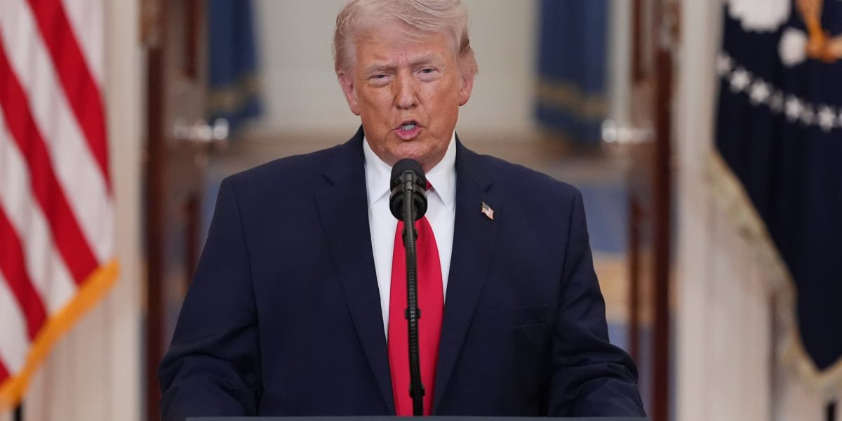 Criza din Iran: Trump anunță că „aproape” a atins obiectivele militare, dar tensiunile cresc Statele Unite ale Americii se apropie de finalul operațiunilor militare în Iran, a declarat miercuri seara fostul președinte Donald Trump, într-un discurs televizat