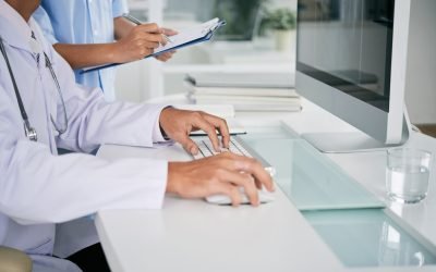 Medic neurochirurg, trimis în judecată pentru înșelăciune, după ce ar fi păcălit un pacient pentru bani Un medic neurochirurg din România a fost trimis în judecată de procurorii Parchetului de pe lângă Judecătoria Iași, fiind acuzat de înșelăciune