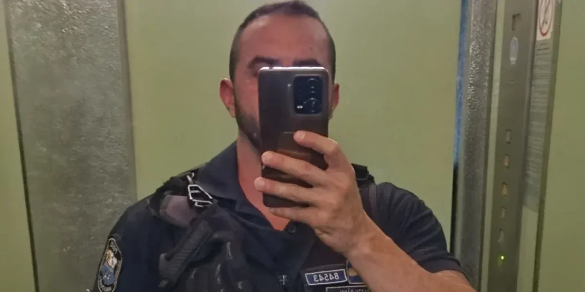 Polițist maghiar sfidează Guvernul: Scenă INCENDIARĂ în Ungaria