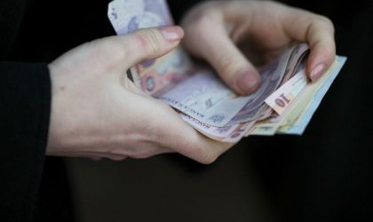 Salariile au crescut în februarie, arată datele oficiale INS din România