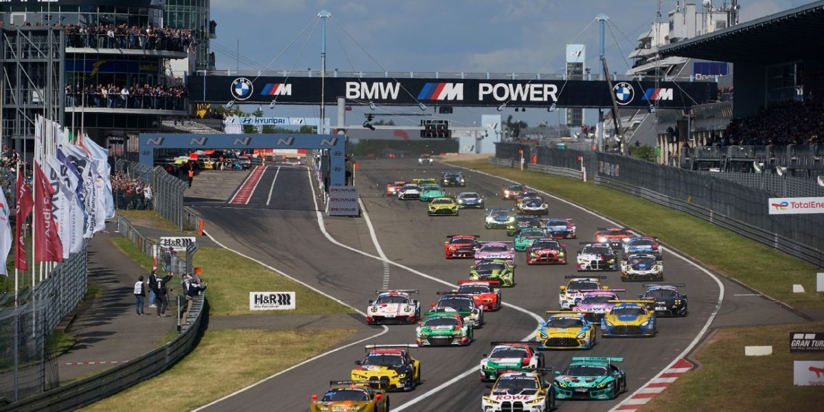 Pilot decedat într-o cursă la Nurburgring, cu Max Verstappen prezent