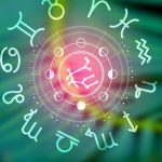 Horoscop: O zodie scapă de o problemă veche, duminică