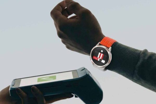 Huawei introduce plăți contactless pentru ceasurile sale