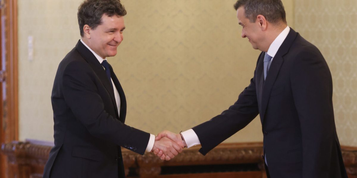 Grindeanu îl laudă pe Nicușor Dan: „Un model de urmat”