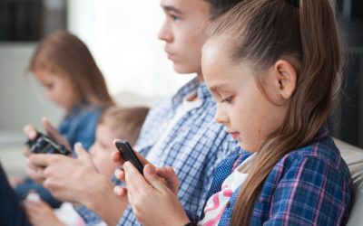 Majoritatea micuților australieni, dependenți de rețelele sociale