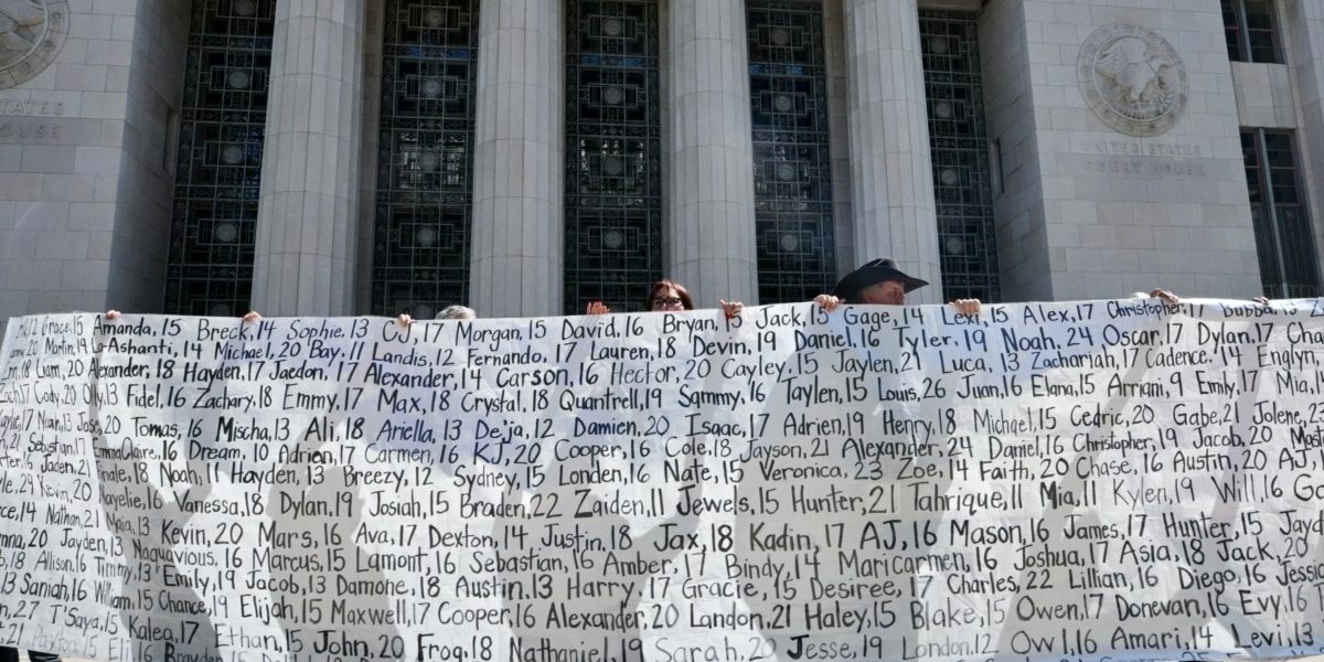 Un juriu din Los Angeles a decis că platformele Meta și YouTube sunt responsabile pentru prejudiciile suferite de o tânără, din cauza designului „adictiv” al serviciilor lor