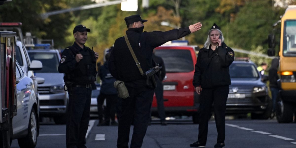 Polițiști suspendați și anchetați după atacul armat din Kiev