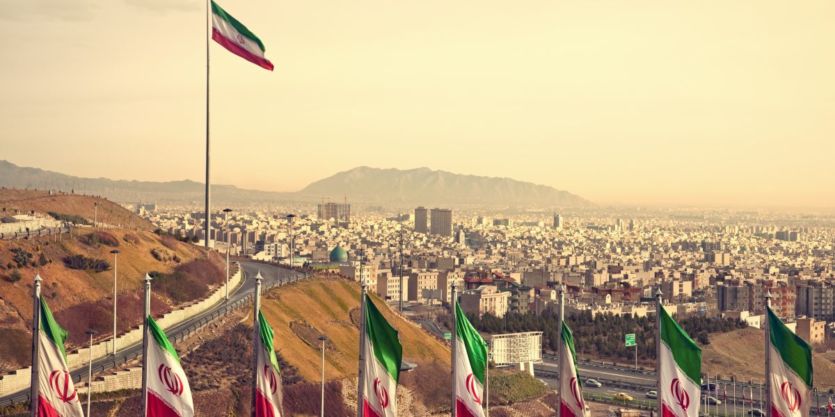 Iranul cere despăgubiri și-și apără strâmtoarea Ormuz