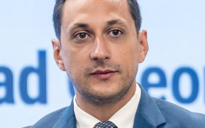 Vlad Gheorghe, consilierul premierului, susține că România are nevoie de o reformă aprofundată a statului, cu reducerea numărului de primării, consilieri și parlamentari