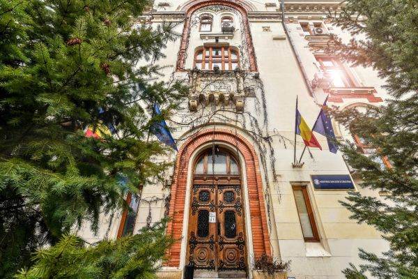 Educația, mare consumatoare de fonduri PNRR: A absorbit aproape jumătate