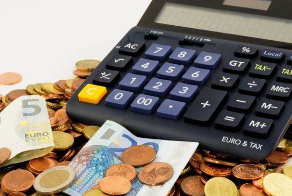 Euro atinge pragul de 5,0987 lei: Afectează cursul valutar din România