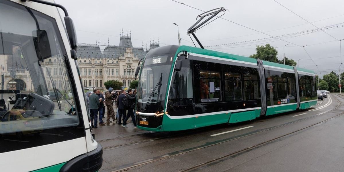 Iași: Noi tramvaie și autobuze electrice, verificate de Paște