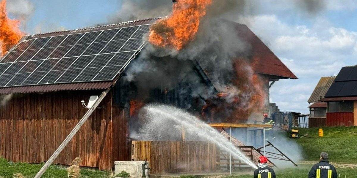 Incendiu de Vinerea Mare în Cluj: Familie, neputincioasă în fața flăcărilor