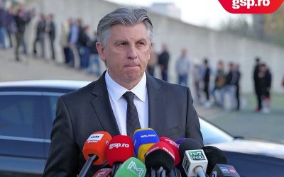 Fostul fotbalist Ionuț Lupescu a adus un omagiu emoționant antrenorului Mircea Lucescu la priveghiul acestuia Ionuț Lupescu, fost mijlocaș al echipei Dinamo București, a participat astăzi la priveghiul lui Mircea Lucescu, marele antrenor care s-a stins din viață