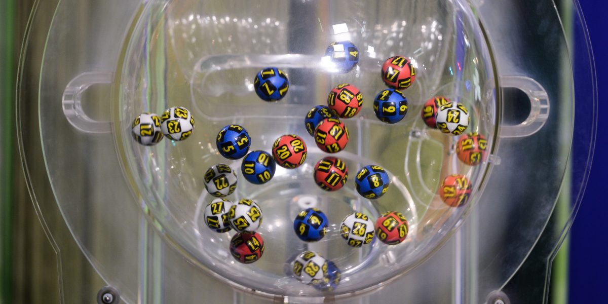 Loto Paști 2026: Vezi numerele norocoase! Ce români au dat lovitura